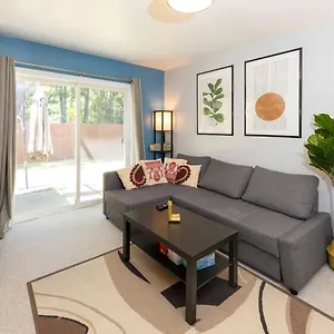 Newly Furnished 2 Bd-1 Wc Centrally Located In Langford Sleeps 6 Holiday home