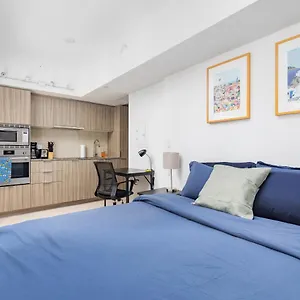 Micro Studio In Heart Of Downtown! Apartment Toronto