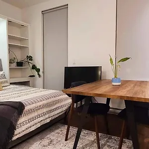 Ironworks Studio By Iris Properties! Holiday home Victoria