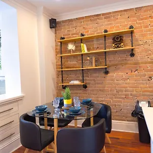 Superb 2 Bed In Plateau 10min To Mont-royal Metro Apartment Montreal